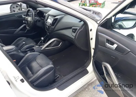 2016 Hyundai Veloster Turbo z USA, uszkodzony, nr VIN KMHTC6AE4GU269912